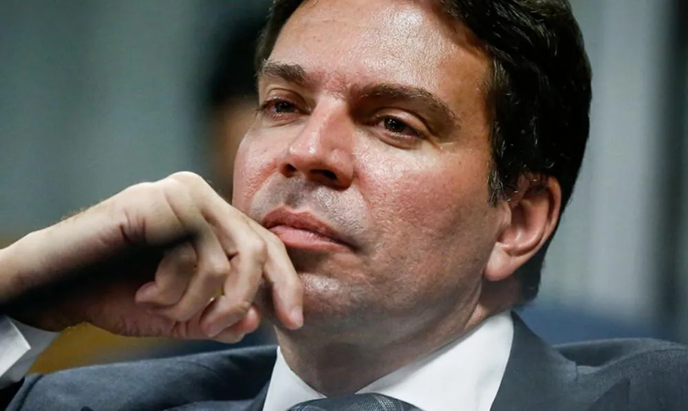Ramagem envia recado a Motta após perda de mandato: “Na canetada e covardia”