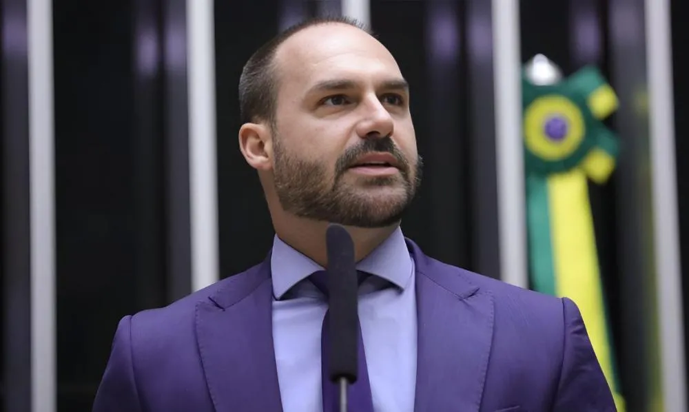 Eduardo Bolsonaro critica o PL pela participação em seu mandato cassado: “partido de Centrão”
