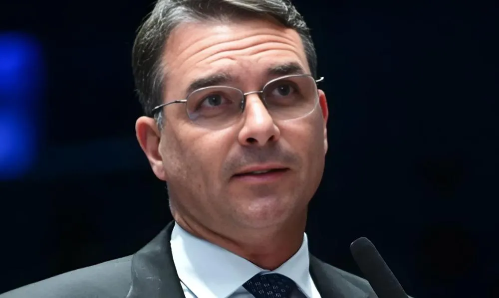 Saiba quem será o possível vice de Flávio Bolsonaro nas eleições 2026