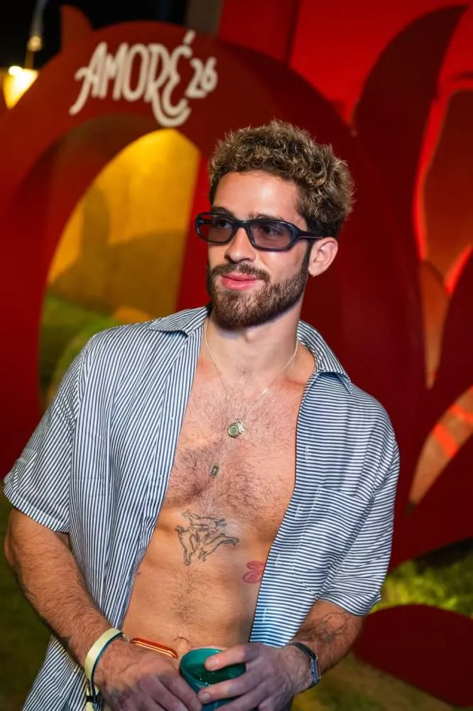 Post de João Guilherme repercute após novo flagra de Marquezine com Shawn Mendes