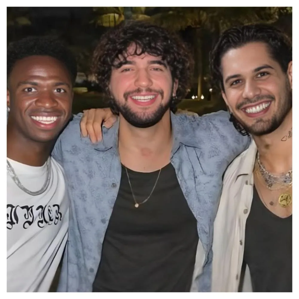 Zé Felipe se pronuncia após foto polêmica com Nattan e Vini jr.