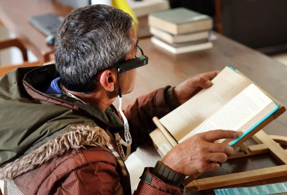 Bibliotecas de São Paulo usam óculos inteligentes para ampliar inclusão e autonomia