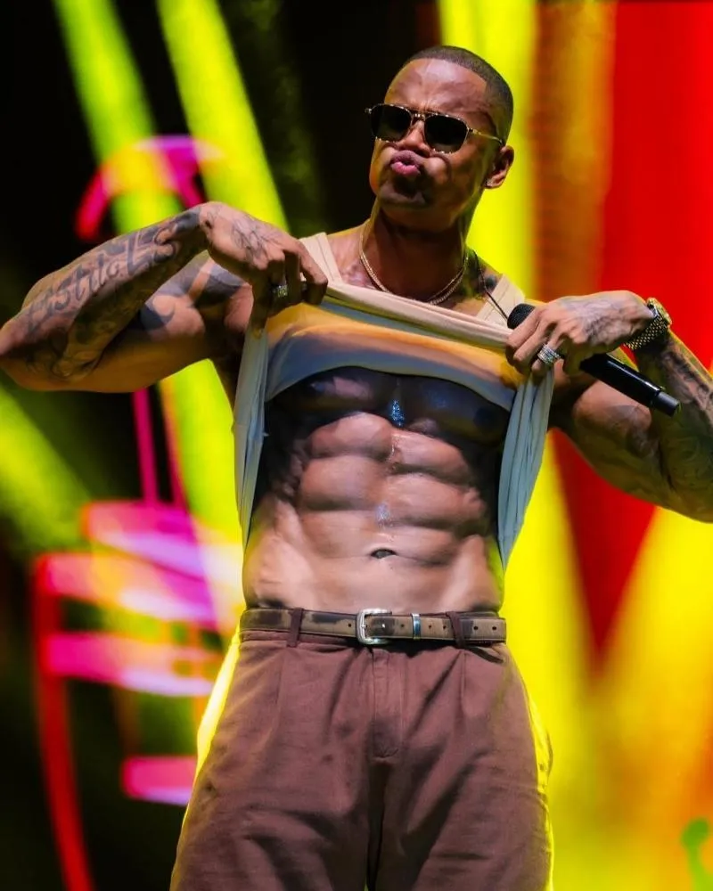 Léo Santana anuncia pausa na carreira em 2026: “Vou acompanhar minha esposa”