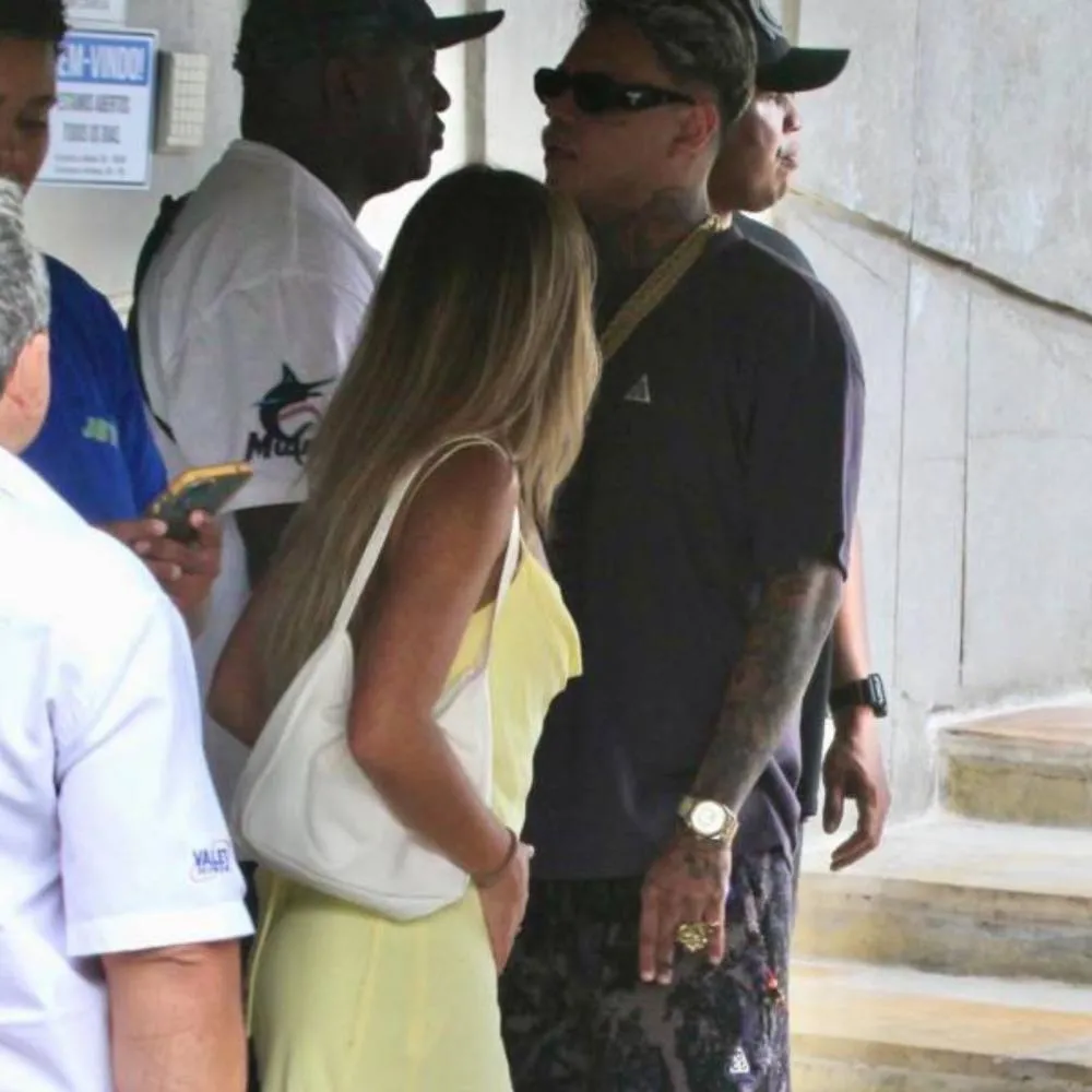 A fila andou? Após ser apontado como affair da ginasta Flávia Saraiva, MC Cabelinho surge com mulher misteriosa