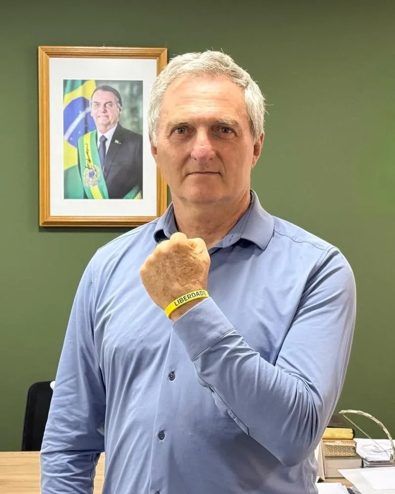 Irmão de Bolsonaro diz que ele e Jair acertaram a quadra na Mega da Virada; veja o bilhete