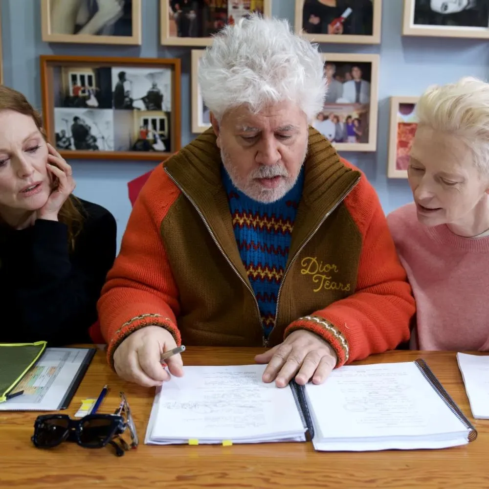 Novo filme de Almodóvar, “O quarto ao lado” já nasceu premiado