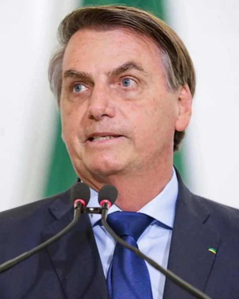 Bolsonaro teve ferimento leve no rosto após queda na cela, aponta laudo da PF