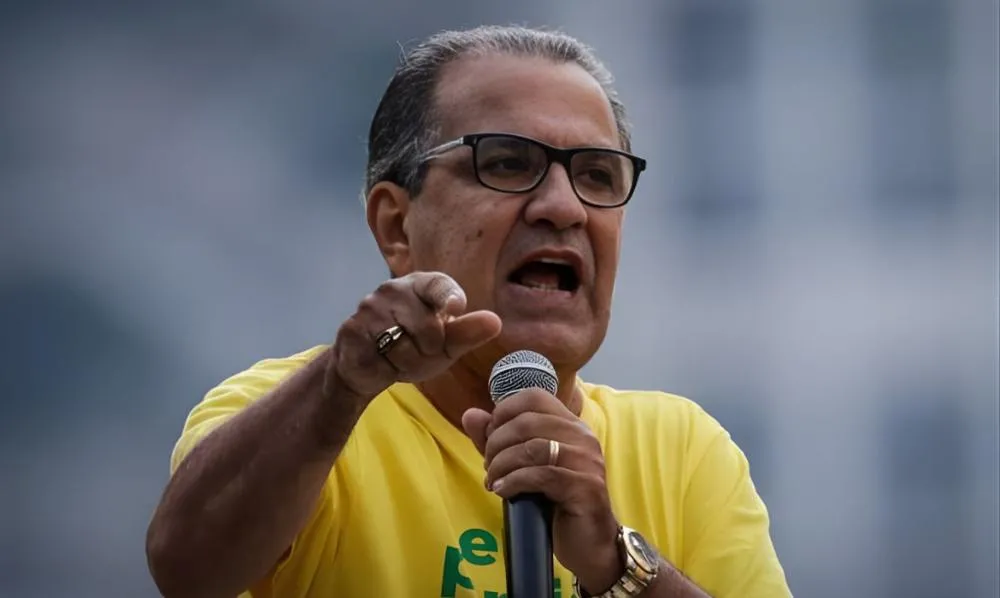 STF determina prazo para Malafaia se pronunciar sobre ofensas ao Alto Comando do Exército