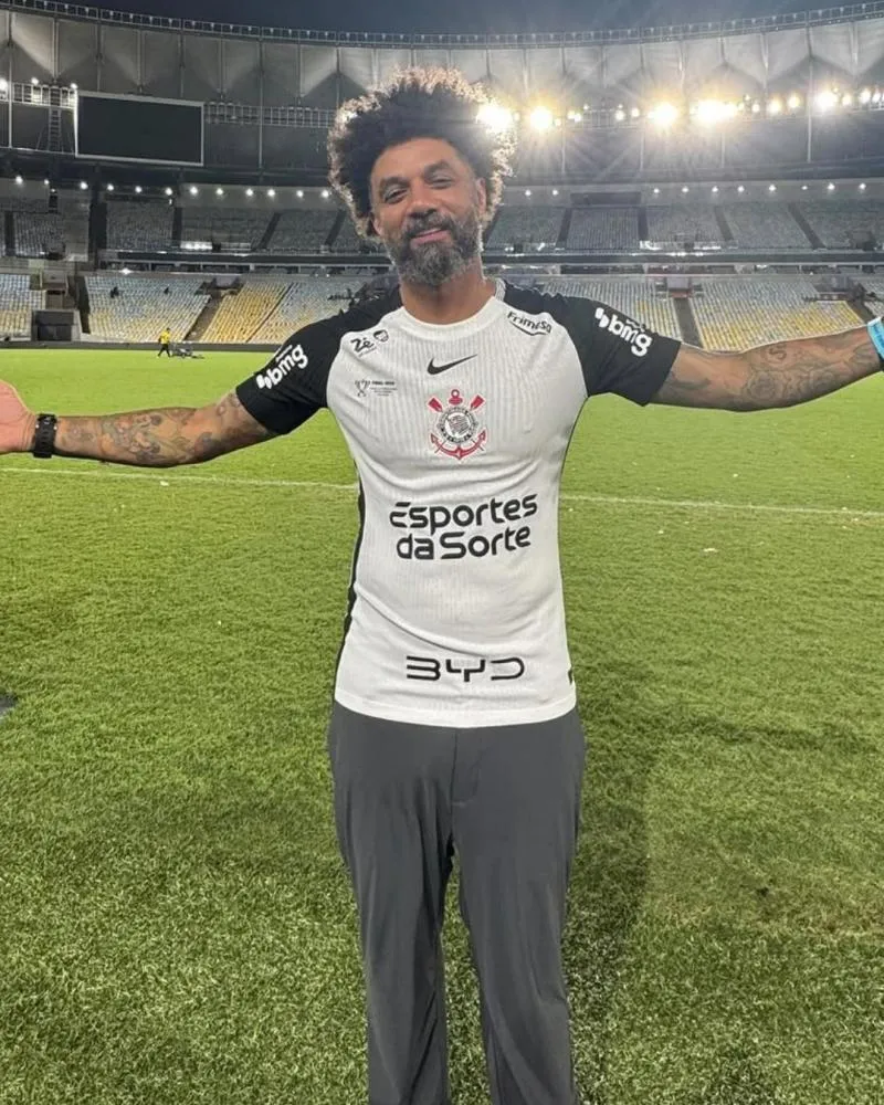 Ex-jogador do Corinthians é acusado pela ex-esposa de violência doméstica após invasão de apartamento