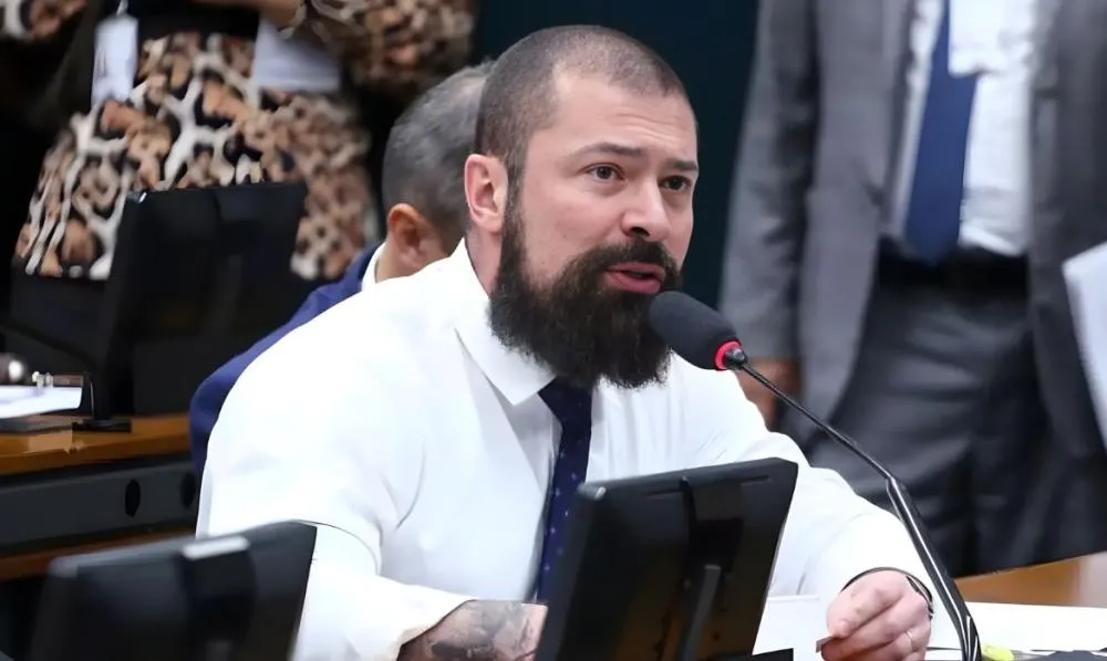 Vídeo de deputado do PL que associa PT ao narcotráfico é apagado da web por ordem da Justiça