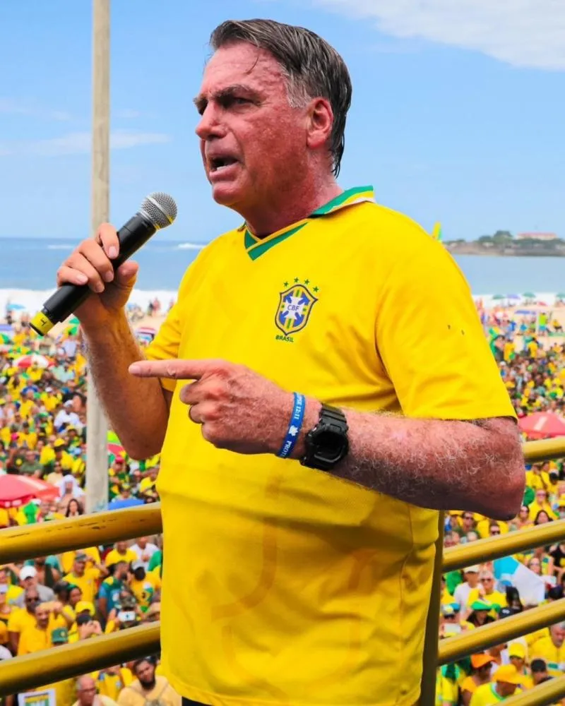 Jair Bolsonaro pede a Alexandre de Moraes autorização para ter Smart TV em prisão na PF