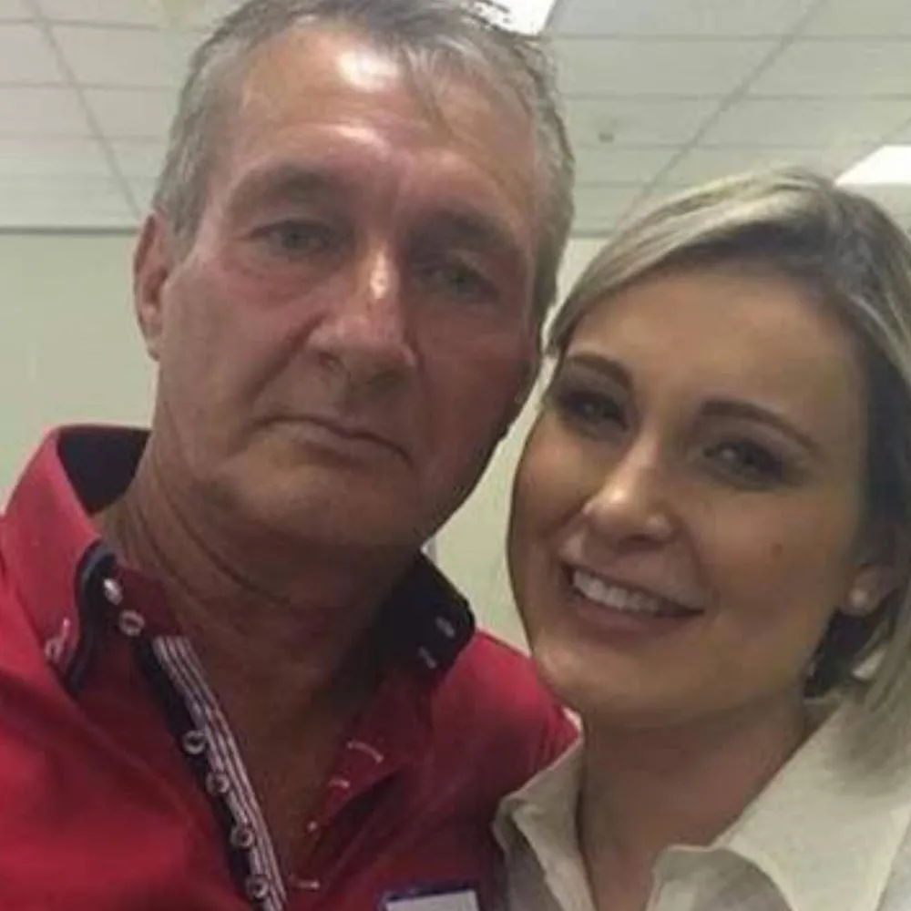 Pai de Andressa Urach pede emprego na área +18 e é exposto pela filha: “Quer virar ator pornô, pai?”
