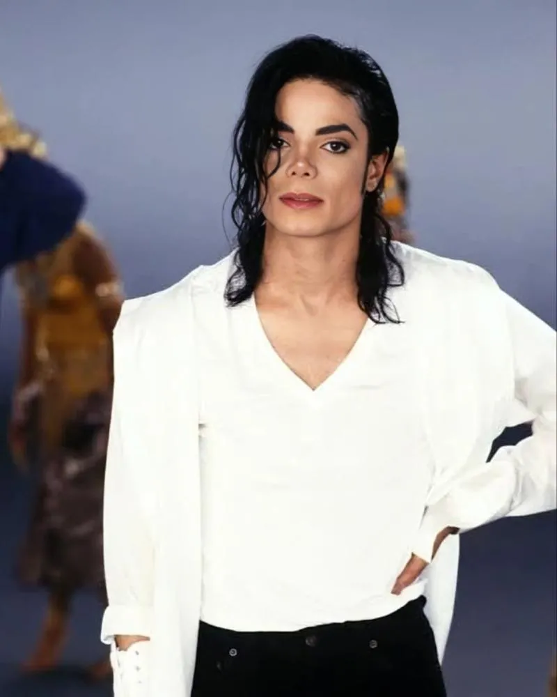 Mais de 20 músicas inéditas relacionadas a Michael Jackson vazam nas redes; confira
