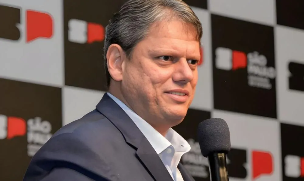 Tarcísio inicia último ano de mandato em meio a tensões com partido e foco em reeleição