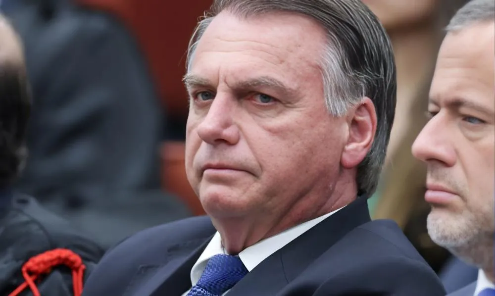 Defesa de Bolsonaro leva ao STF novo recurso para discussão de embargos