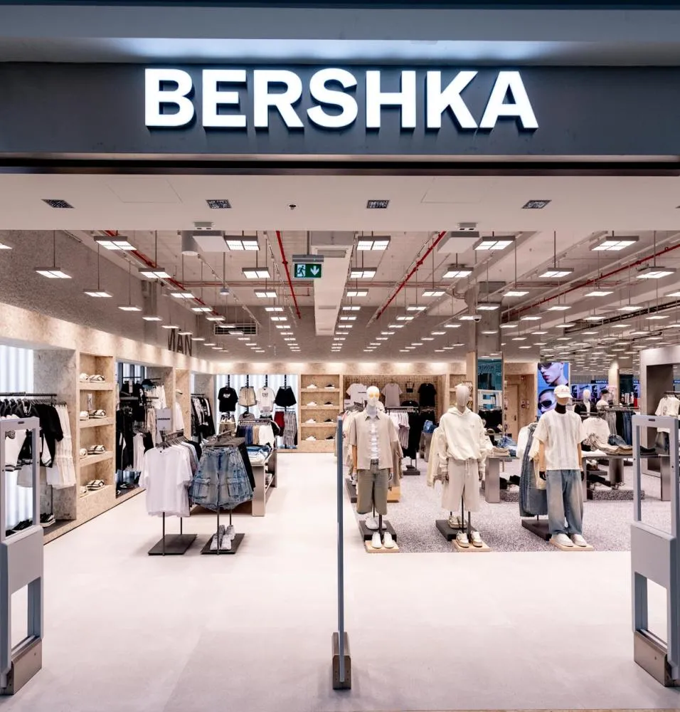 Fenômeno do Streetwear global, Bershka confirma chegada ao Brasil em 2026