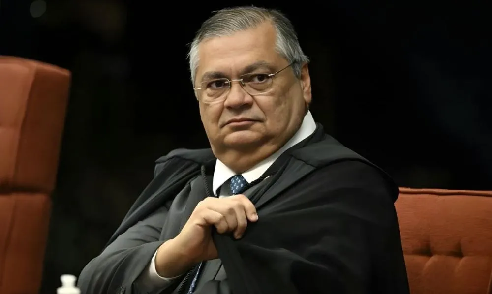 Mulher que chamou Flávio Dino de 'lixo' se torna ré no STF