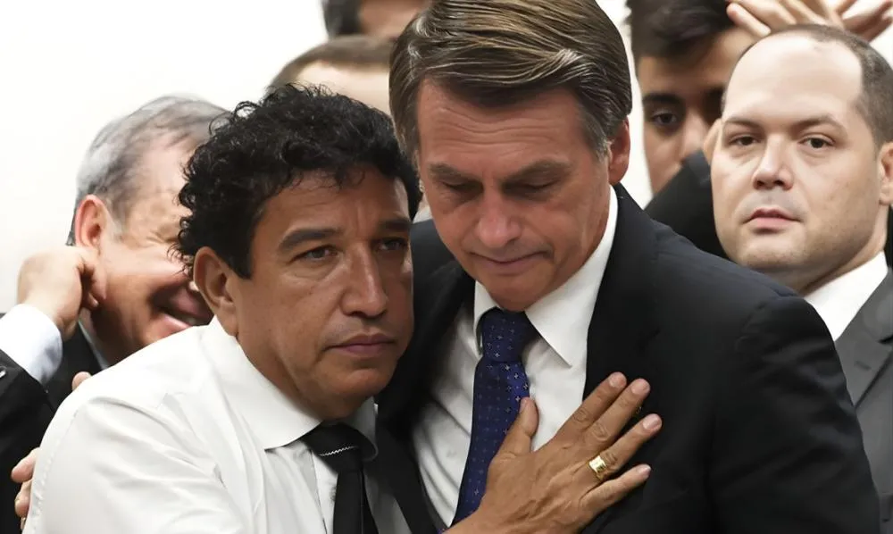 Polícia Militar alega que Magno Malta tentou visitar Bolsonaro sem autorização judicial