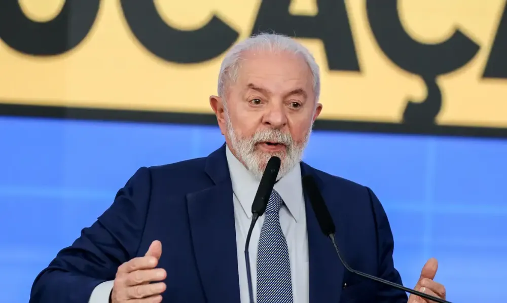 Em Maceió, Lula volta a atacar Bolsonaro e diz que ex-presidente tratou o Brasil como “casa alugada”