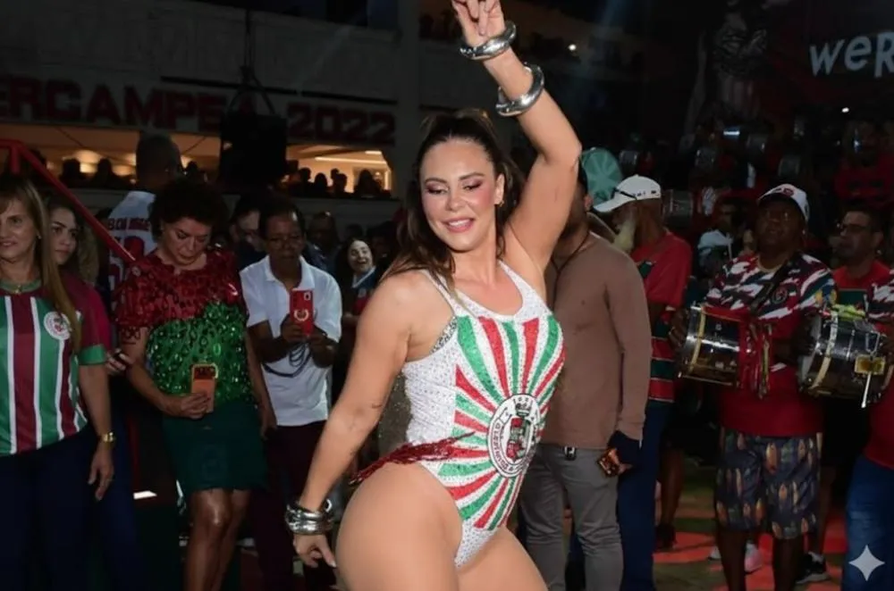 Paolla Oliveira marca presença em ensaio da Grande Rio e web especula possível retorno