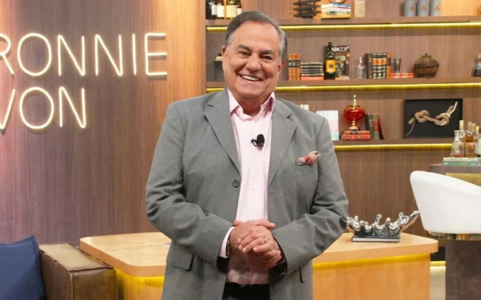 Ronnie Von desabafa após demissão da RedeTV! e corte de sua equipe: “Parte o meu coração”