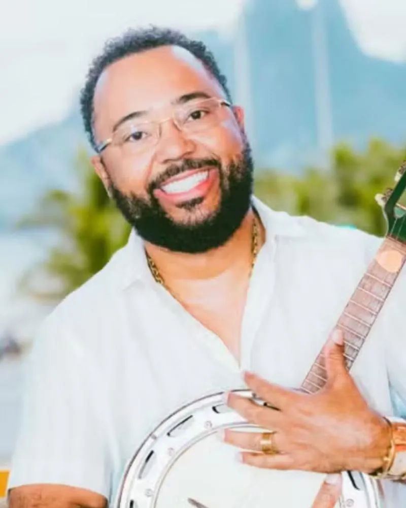 Dudu Nobre é internado às pressas no Rio e adia shows