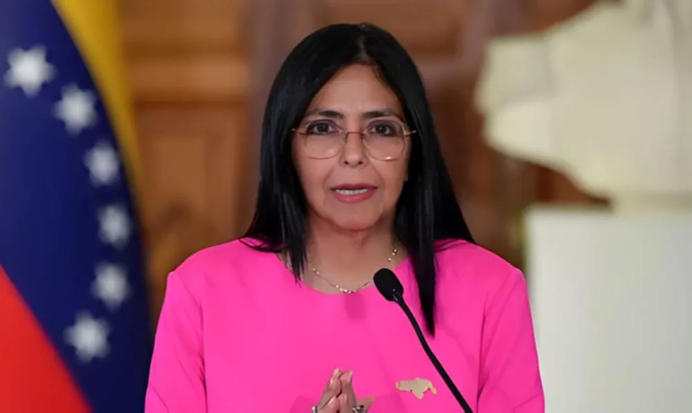Presidente interina da Venezuela inicia reformas no governo e reaproxima o país dos EUA