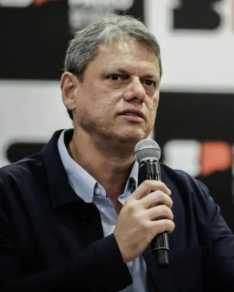 Tarcísio teme eleição para Senado em SP e defende candidatura de nome “mais moderado”; entenda