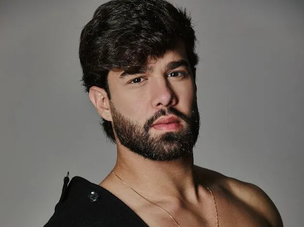 Paulo Augusto, o P.A, foca em carreira de modelo após o BBB 26