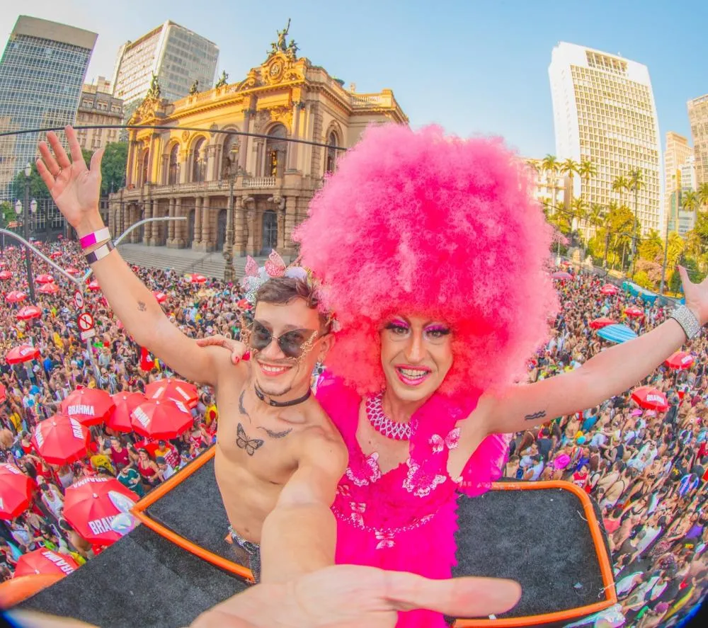 Bloco Minhoqueens by Keeta celebra 10 anos com Lia Clark e MC Xuxu no Carnaval de São Paulo