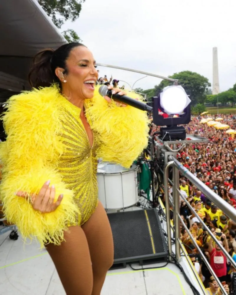 São Paulo abre maior Carnaval do Brasil com 1,2 milhão de pessoas ao som de Ivete Sangalo no Ibirapuera