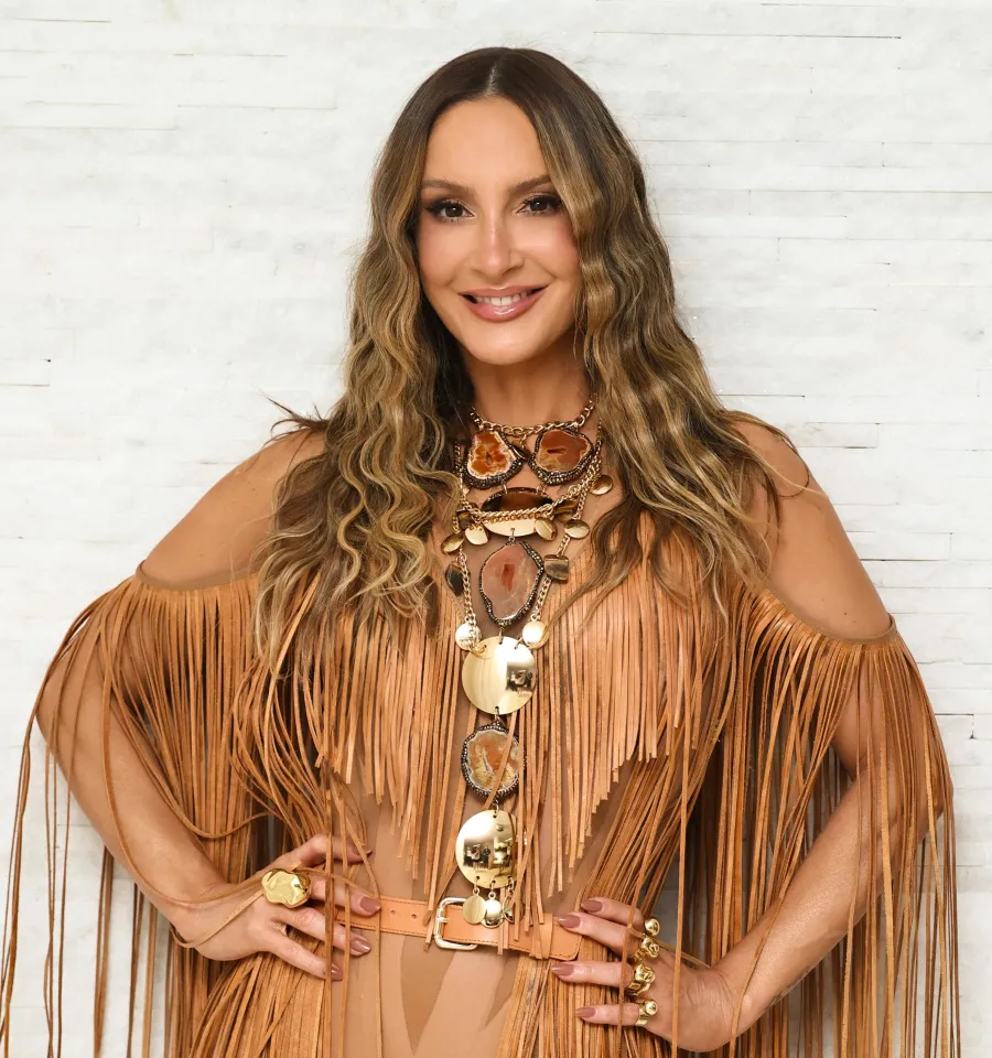 Claudia Leitte interrompe apresentação em João Pessoa após ser alvo de insultos