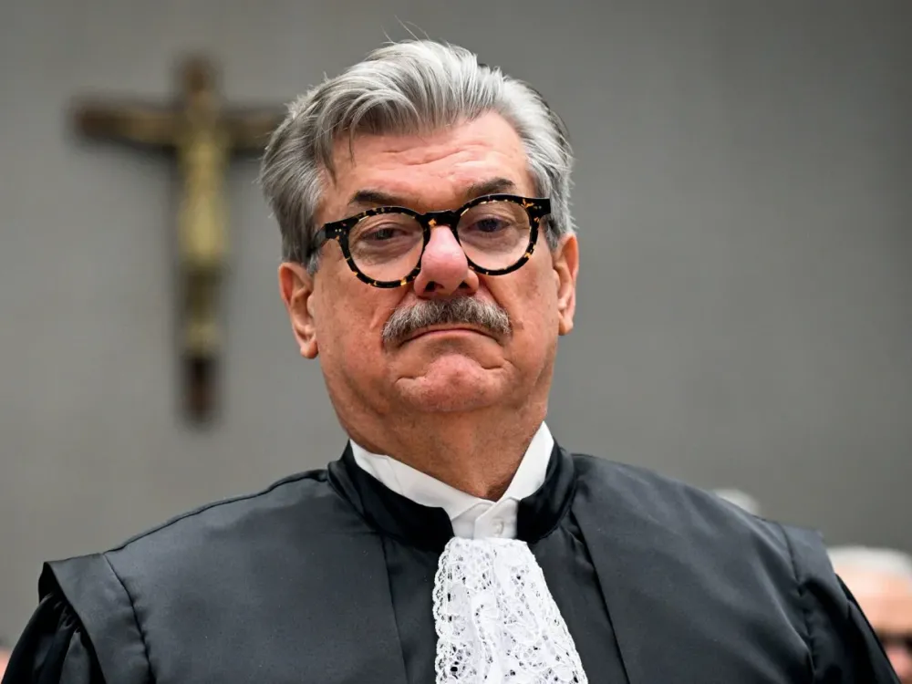 Acusado de importunação sexual, ministro Buzzi pede afastamento e nega denúncias