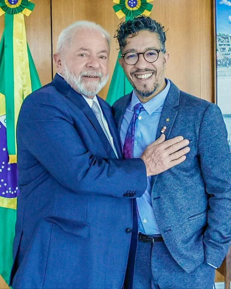 Após reunião com o PT, Jean Wyllys anuncia pré-candidatura à Câmara: “Um trabalho ao qual preciso retornar”
