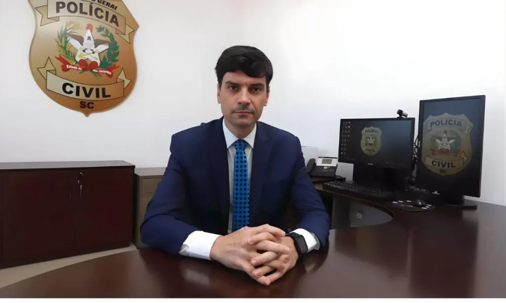 Conduta de Delegado-Geral de SC será alvo de investigação do Ministério Público; entenda