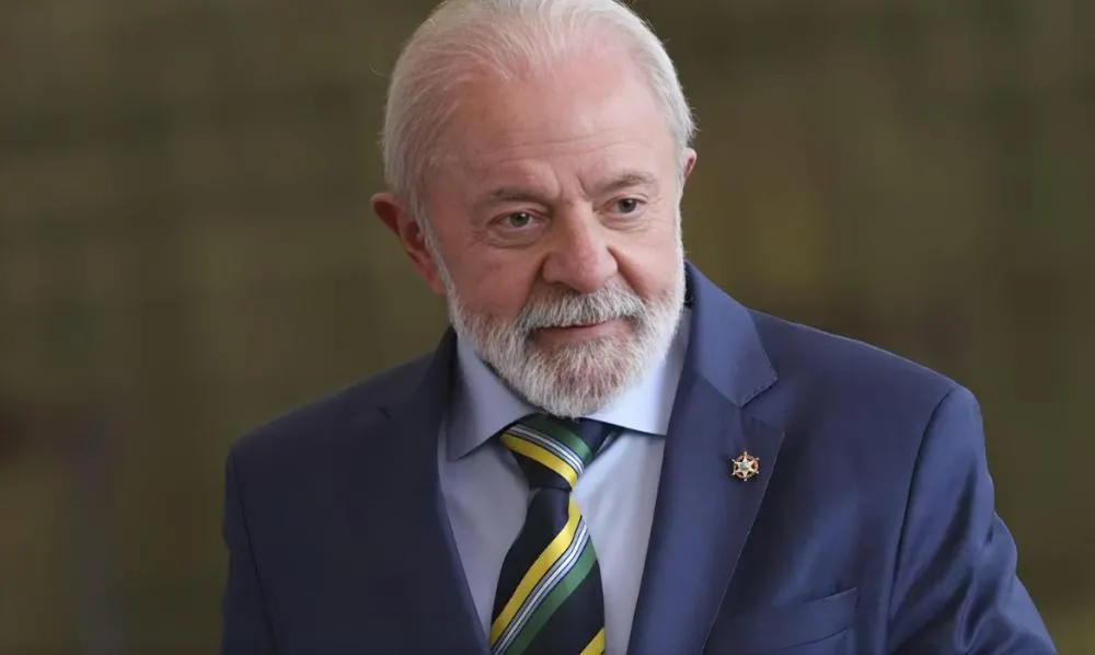 Justiça eleitoral pode barrar desfile de Carnaval em homenagem a Lula; entenda