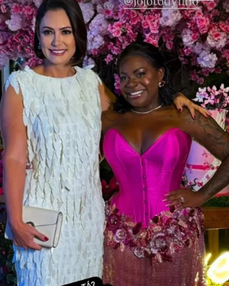 Michelle Bolsonaro parabeniza Jojo Todynho e manda recado a haters: “Gostam de cuidar da vida alheia”