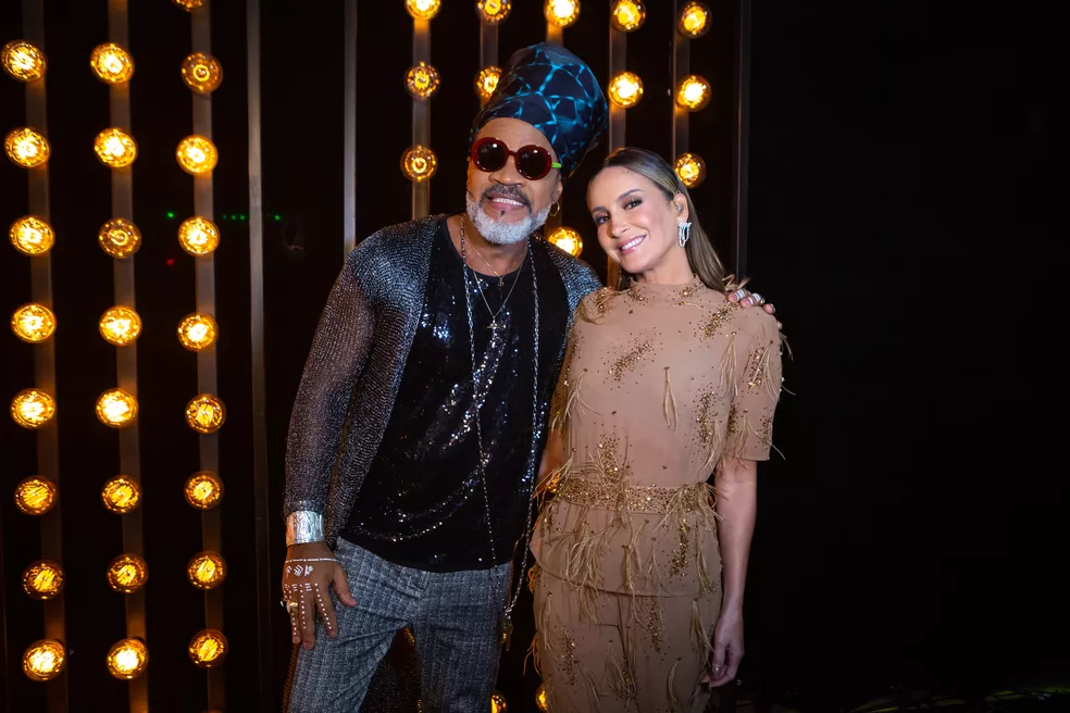 Carlinhos Brown defende Claudia Leitte no carnaval de Salvador: “Todos os lugares têm que falar de Deus”