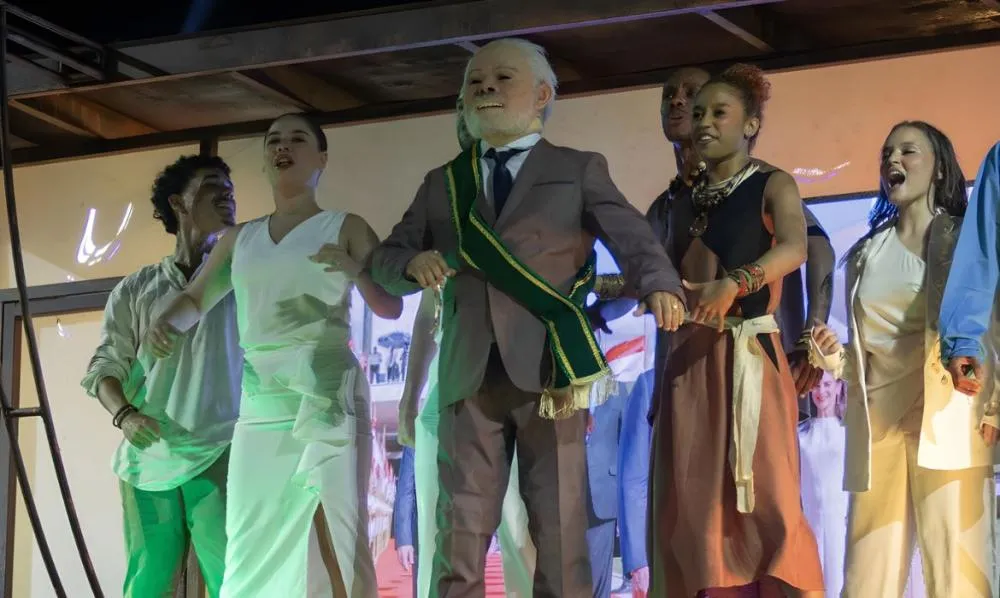 Lula na Sapucaí, atraso e vaias: confira como foi o primeiro dia de desfiles de carnaval no Rio de Janeiro