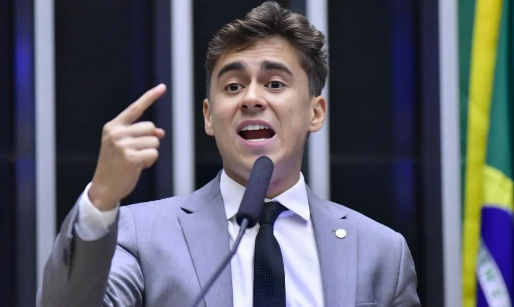 Nikolas Ferreira anuncia consequências após desfile pró-Lula na Sapucaí: “Abuso de poder político”