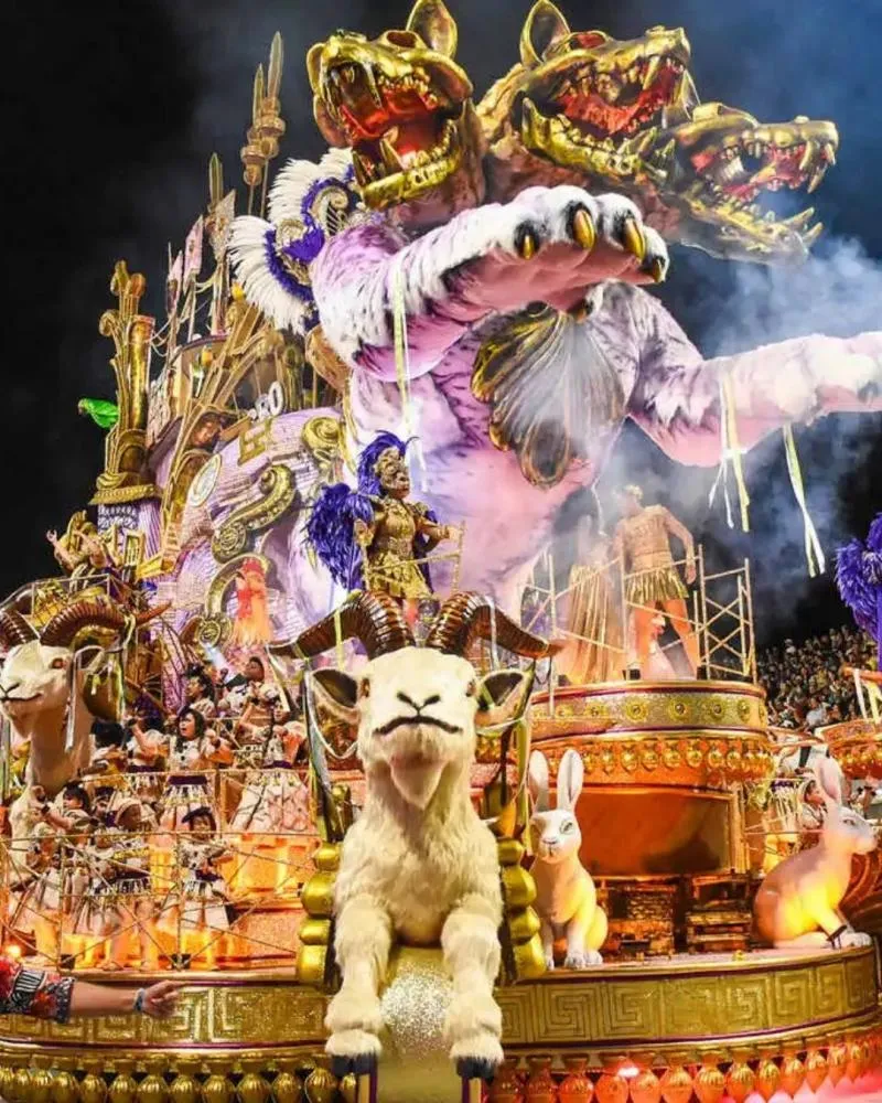 Mocidade Alegre leva o 13º título no Carnaval de SP com homenagem a Léa Garcia