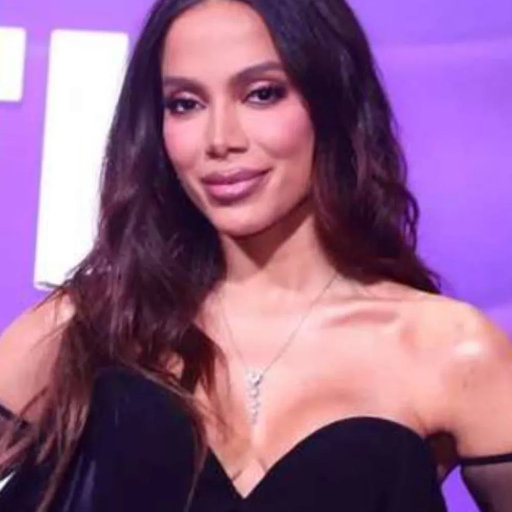 Anitta é homenageada em Prêmio Multishow e durante discurso deixa no ar possível pausa na carreira
